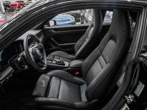 Used 2025 Porsche 911 Carrera RWD image 19