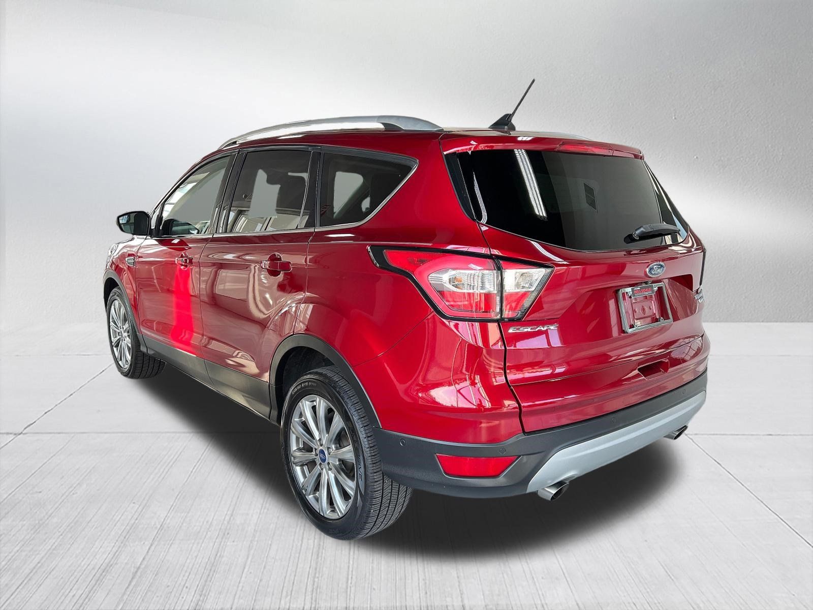 Used 2018 Ford Escape Titanium AWD/4WD image 6