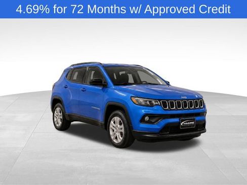 Used 2024 Jeep Compass Latitude AWD/4WD image 1