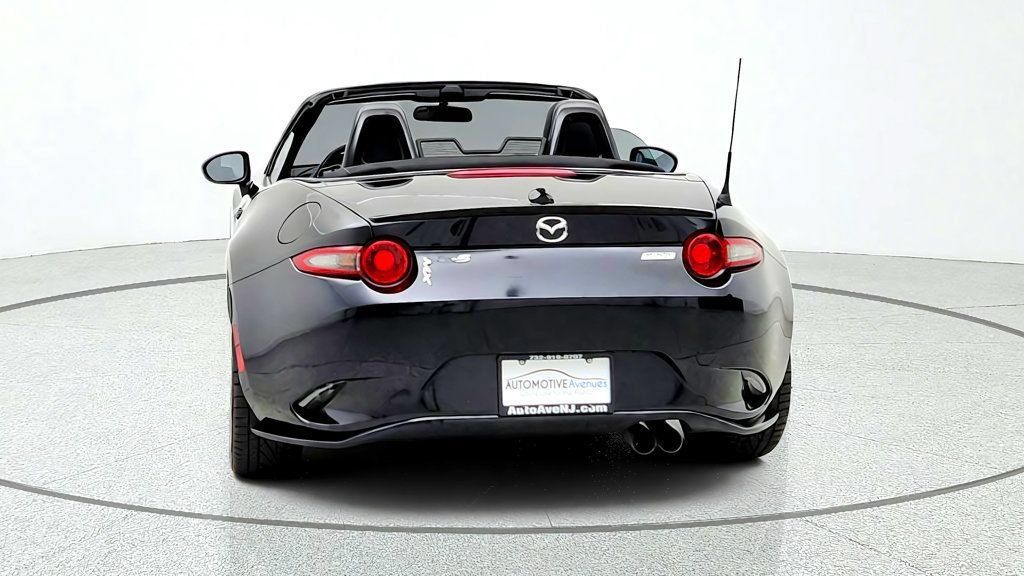 Used 2016 MAZDA MX-5 Miata Club w/ Brembo/BBS Package RWD image 6