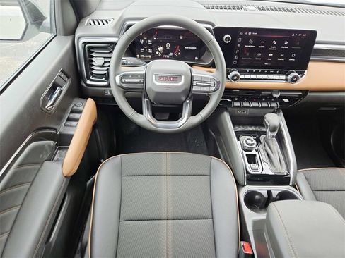 New 2025 GMC Canyon AT4 image 10