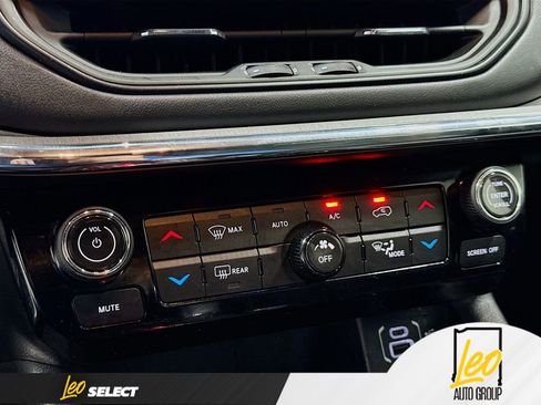 Used 2022 Jeep Compass High Altitude AWD/4WD image 19