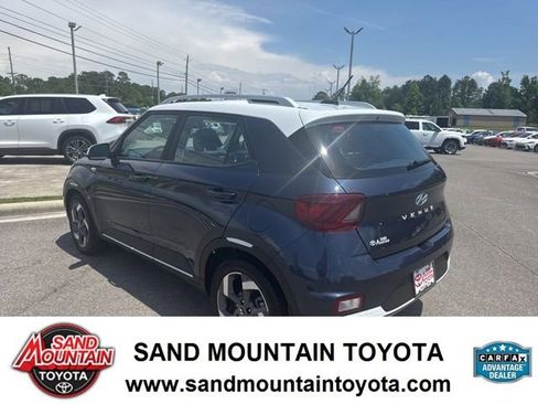 Used 2024 Hyundai Venue Limited FWD image 5