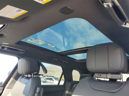 New 2026 Land Rover Range Rover Sport SE image 12