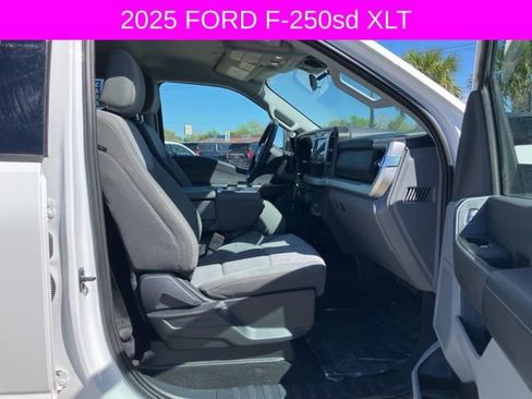 Used 2025 Ford F250 XLT w/ FX4 Off-Road Package image 11