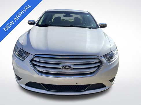 Used 2019 Ford Taurus Limited image 7