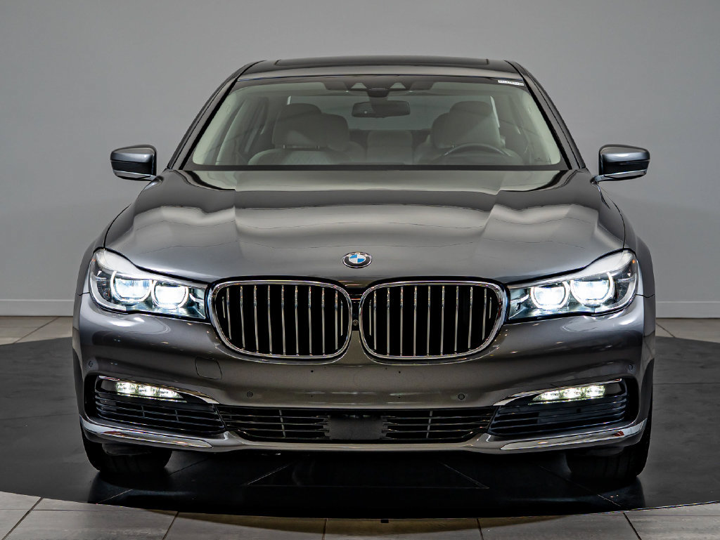 Used 2016 BMW 740i RWD image 2