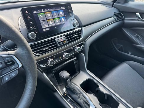 Used 2021 Honda Accord LX image 10