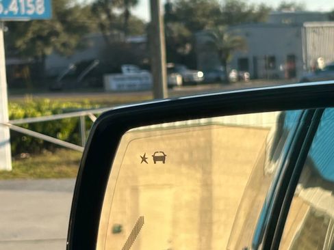 Used 2016 Chevrolet Suburban LTZ image 21