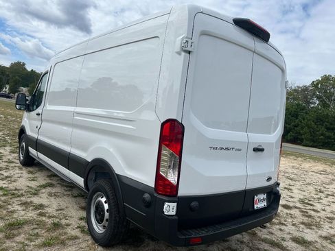 New 2025 Ford Transit 250 148 Medium Roof image 18