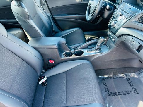 Used 2013 Acura ILX AT image 31