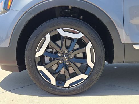Certified 2024 Kia Telluride S FWD image 12