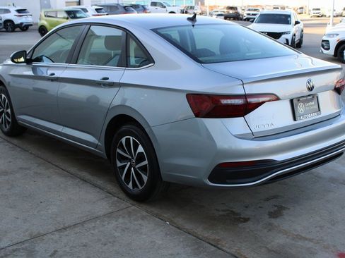 Certified 2022 Volkswagen Jetta S image 4