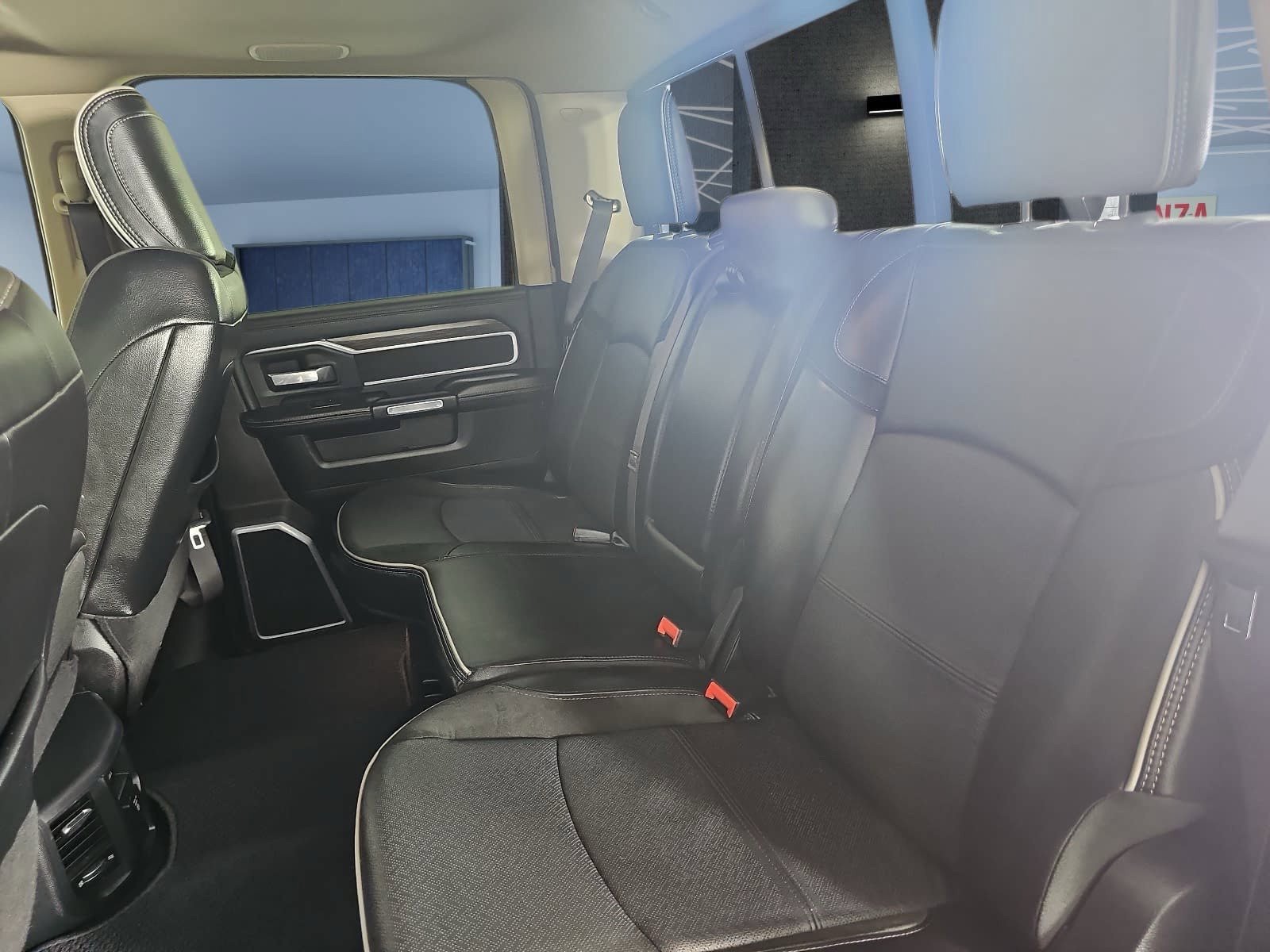 Used 2019 RAM 2500 Laramie AWD/4WD image 8