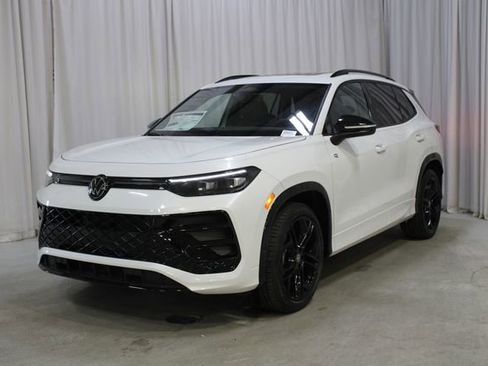 New 2026 Volkswagen Tiguan SE R-Line image 36