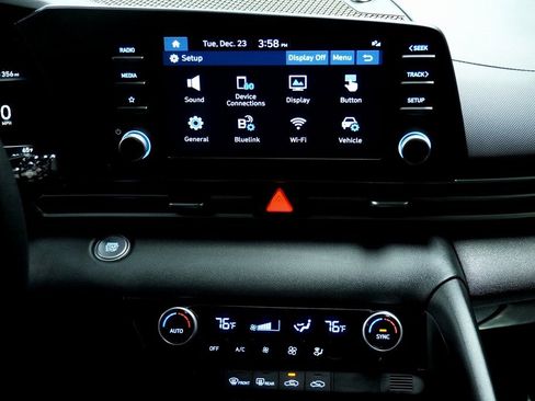 Certified 2023 Hyundai Elantra SEL image 17