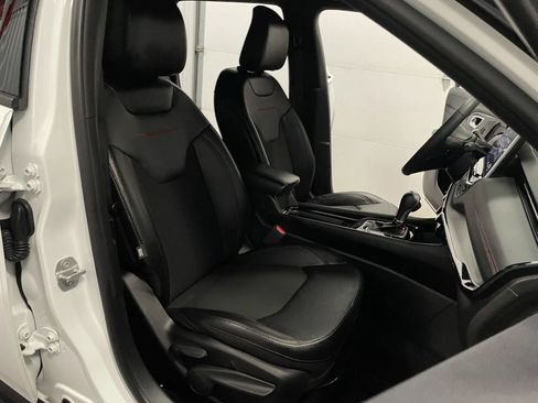 Used 2025 Jeep Compass Trailhawk AWD/4WD image 47