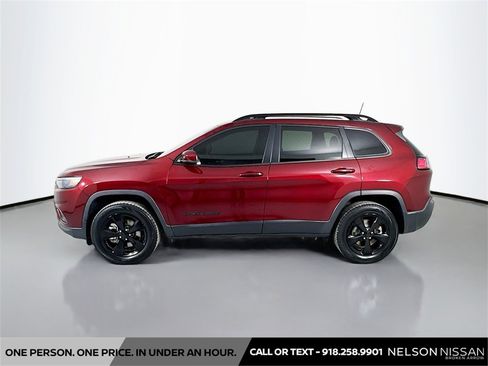 Used 2019 Jeep Cherokee Latitude Plus image 8