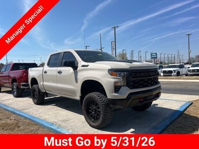 New 2026 Chevrolet Silverado 1500 Custom Trail Boss w/ LPO, Dark Essentials Package