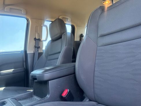 Used 2022 Nissan Frontier SV AWD/4WD image 33