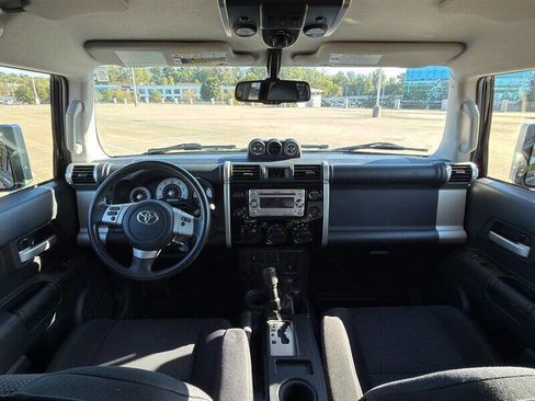 Used 2014 Toyota FJ Cruiser 4WD w/ Convenience Package image 10