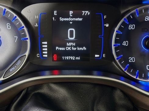 Used 2021 Chrysler Voyager LX FWD image 14