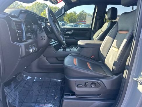 Used 2025 GMC Sierra 1500 AT4 w/ AT4 Premium Package AWD/4WD image 8