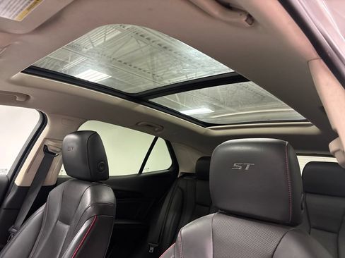 Used 2023 Buick Envision Essence w/ Sport Touring Package FWD image 29