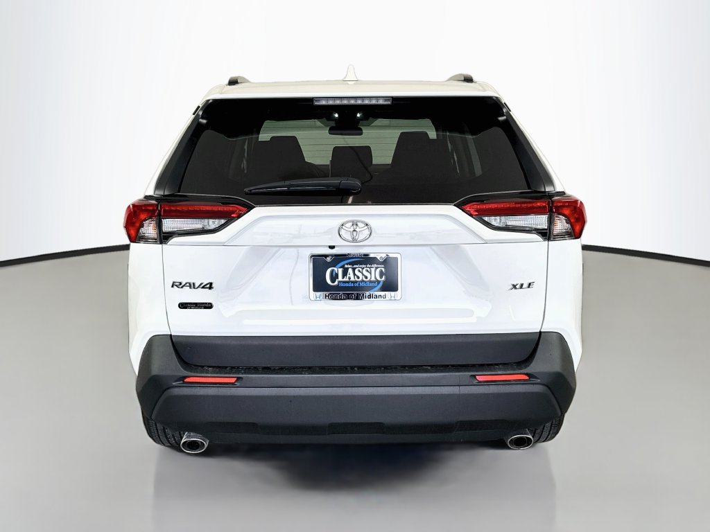 Used 2025 Toyota RAV4 XLE FWD image 6