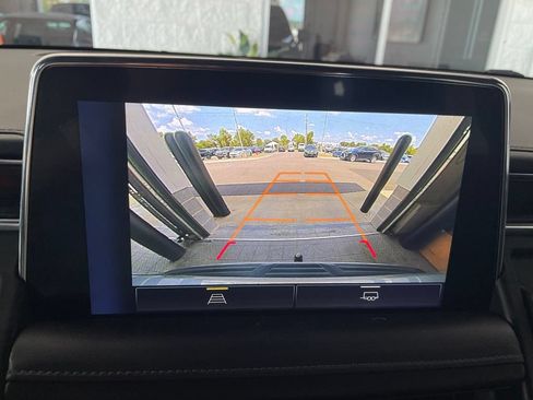 Used 2023 Chevrolet Tahoe LT RWD image 17