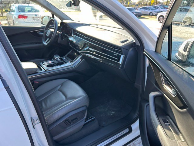 Used 2025 Audi Q7 3.0T Premium Plus AWD/4WD image 5