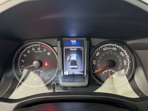 Used 2022 Toyota Tacoma SR AWD/4WD image 12