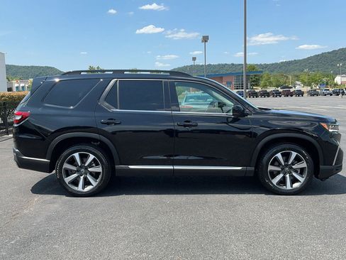 Used 2025 Honda Pilot Elite image 4