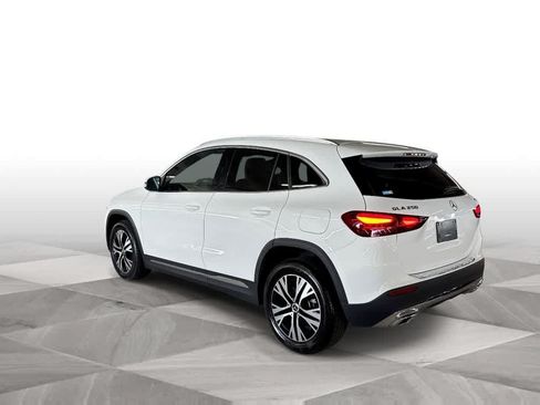 Used 2025 Mercedes-Benz GLA 250 4MATIC image 6