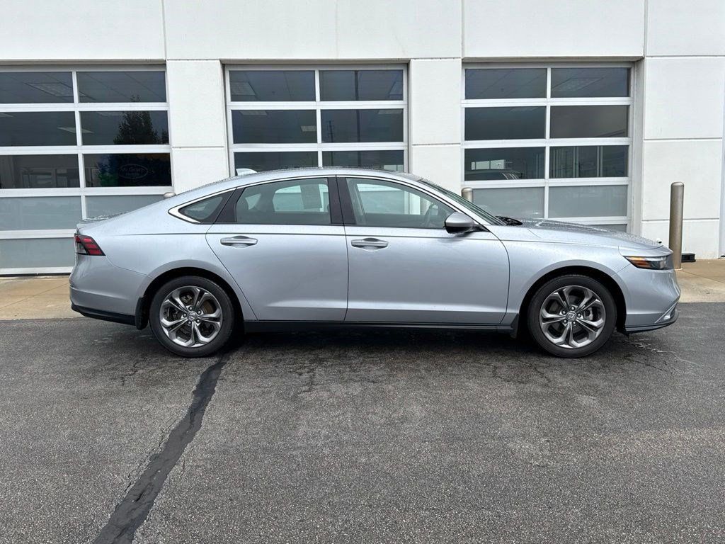 Used 2023 Honda Accord EX image 3