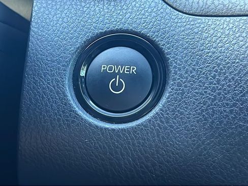 Used 2026 Toyota Camry SE FWD image 27