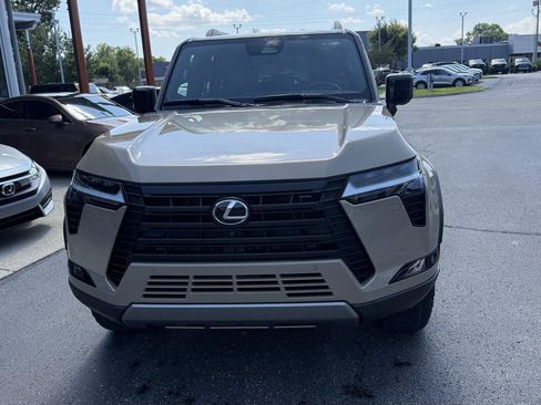Used 2025 Lexus GX 550 AWD/4WD image 4