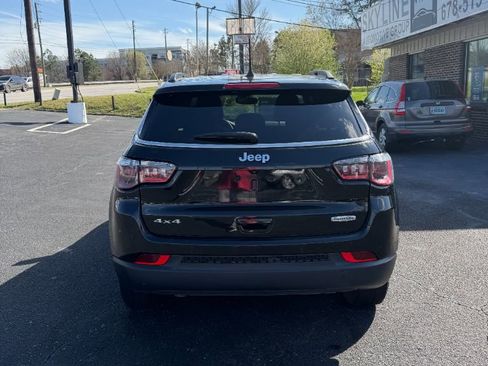 Used 2024 Jeep Compass Latitude AWD/4WD image 6