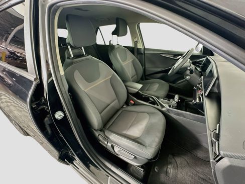 Used 2023 Kia Niro LX FWD image 30