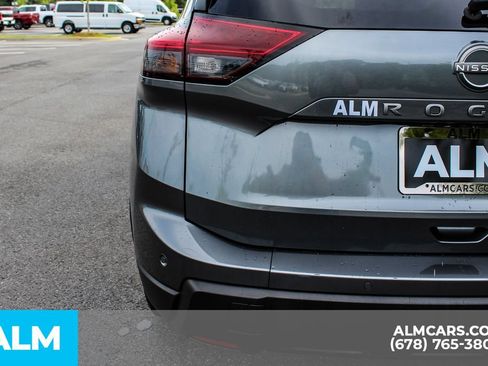 Used 2024 Nissan Rogue S FWD image 12