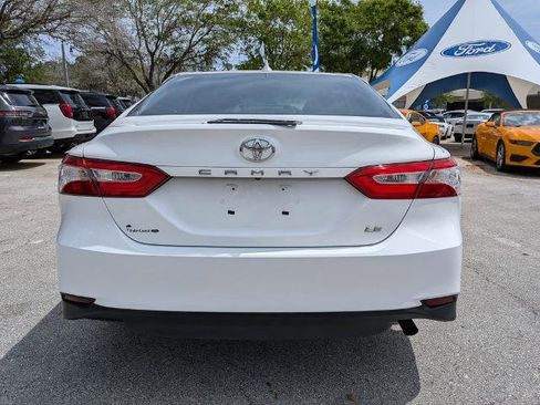 Used 2019 Toyota Camry LE image 4