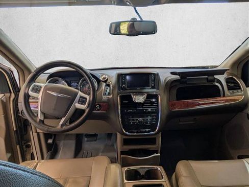 Used 2015 Chrysler Town & Country Touring w/ Driver Convenience Group FWD image 15
