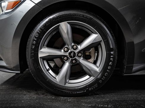 Used 2017 Ford Mustang Coupe RWD image 13