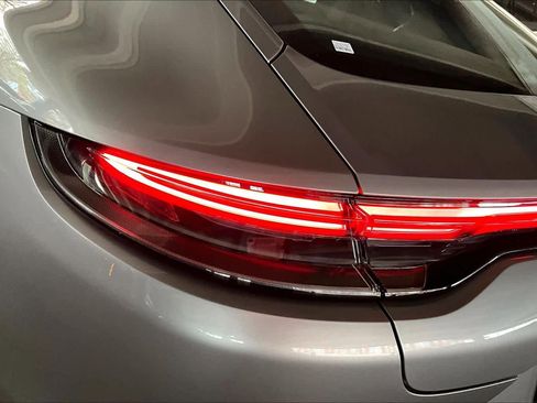 Used 2022 Porsche Panamera GTS image 28