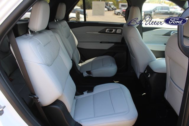 New 2027 Ford Explorer Platinum w/ 3.0L Ultimate Package RWD image 9