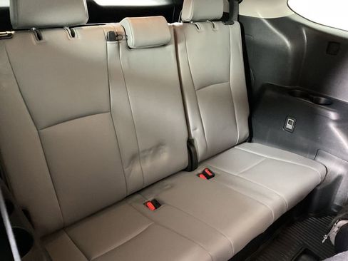 Used 2022 Toyota Highlander Bronze Edition image 24