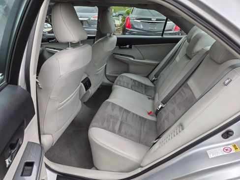 Used 2014 Toyota Camry XLE w/ Leather Package FWD image 18