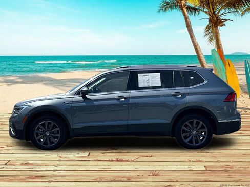 Used 2022 Volkswagen Tiguan SE image 3