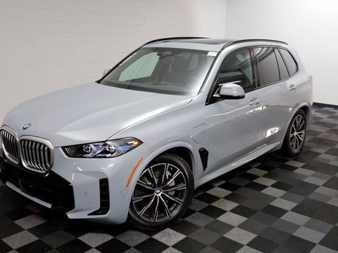 New 2026 BMW X5 xDrive50e w/ M Sport Package AWD/4WD image 2