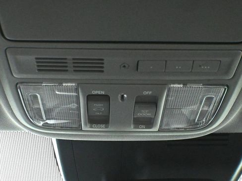 Used 2017 Honda CR-V Touring image 21
